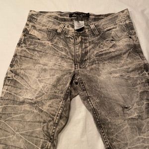 White jean shorts size 30. Worn only a few times in great condition!